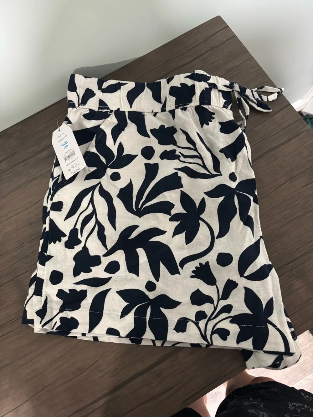 Time and Tru Navy and Cream Floral Tie-Waist Shorts